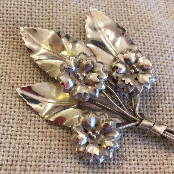 Vintage Sterling Silver Floral Bouquet Flower Pin - Picture 6 of 14